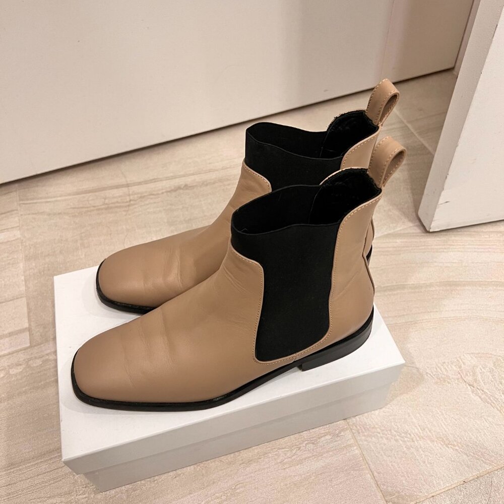 Everlane Italian Square Toe Chelsea Boots
